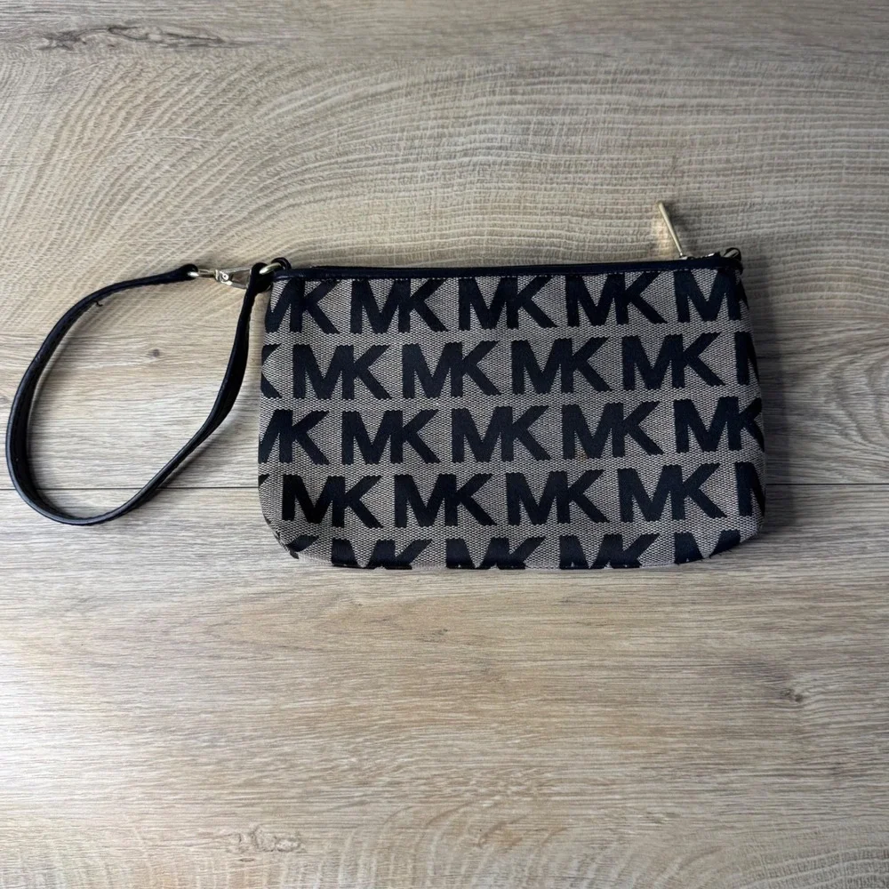 Michael Kors Wristlet Signature Logo Black Tan Clutch Bag Purse Y2K‎ Streetwear